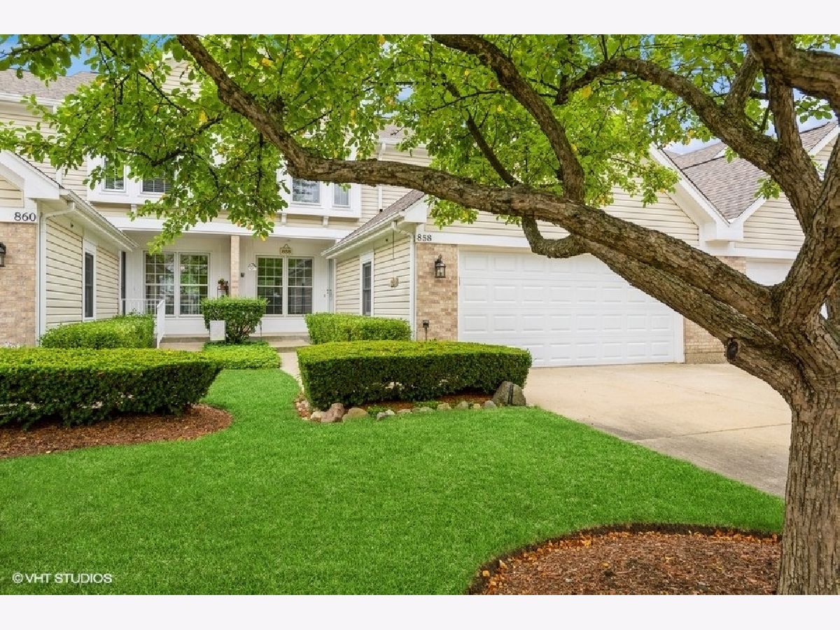 Townhomes Sold Stonebridge Crystal Lake Illinois, 858 Stonebridge