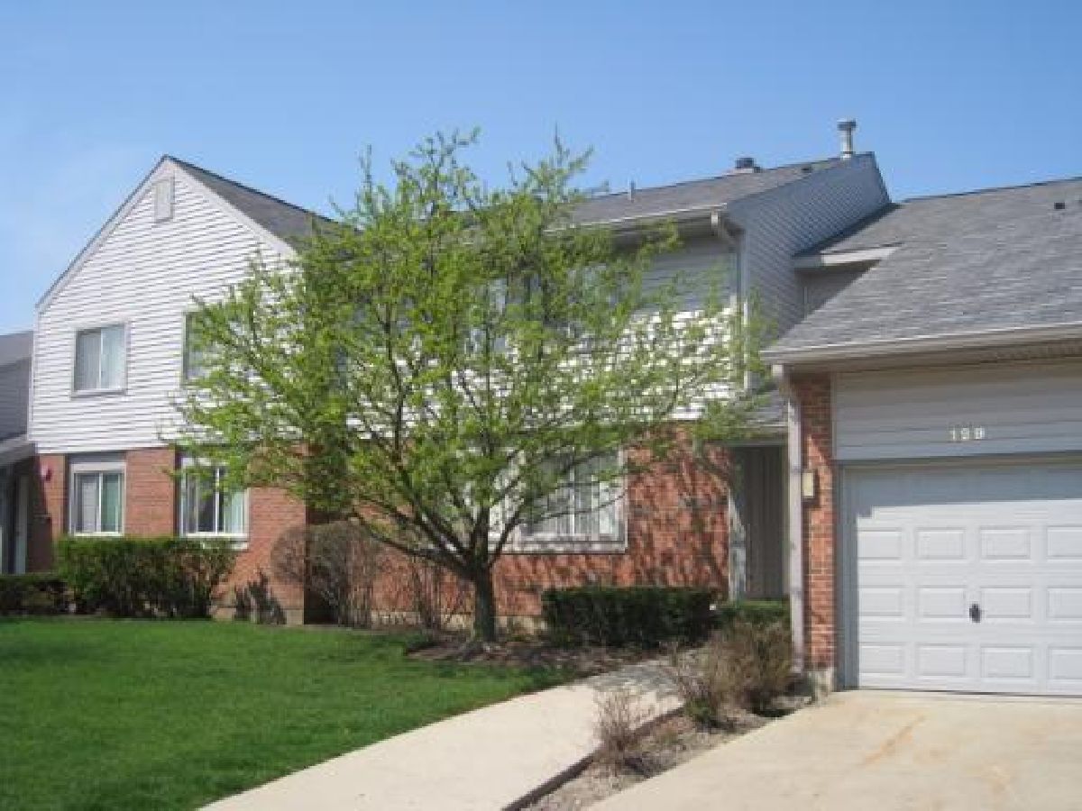 Townhomes & Condos & Homes Rented Hidden Lake Buffalo Grove Illinois, 127 Morningside