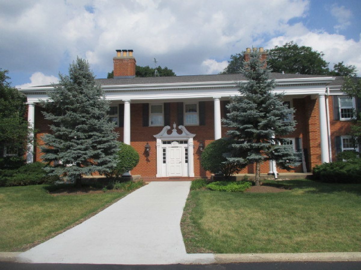 Condominiums Sold Coventry Club Crystal Lake Illinois, 511 Coventry