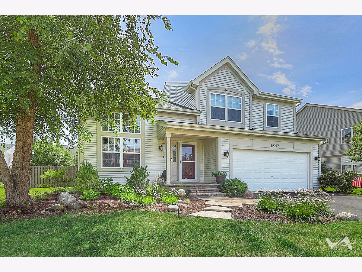 Homes & Townhomes & Condos Sold Mulberry Grove Elgin Illinois, 1647 Seaton
