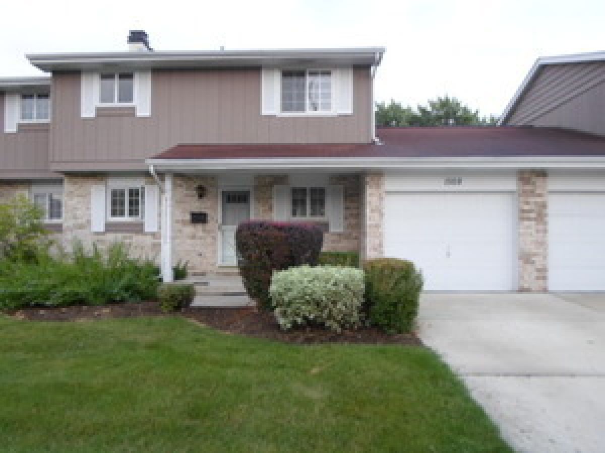 Homes & Townhomes & Condos Rented Briarcliffe Wheaton Illinois, 1559 Blanchard