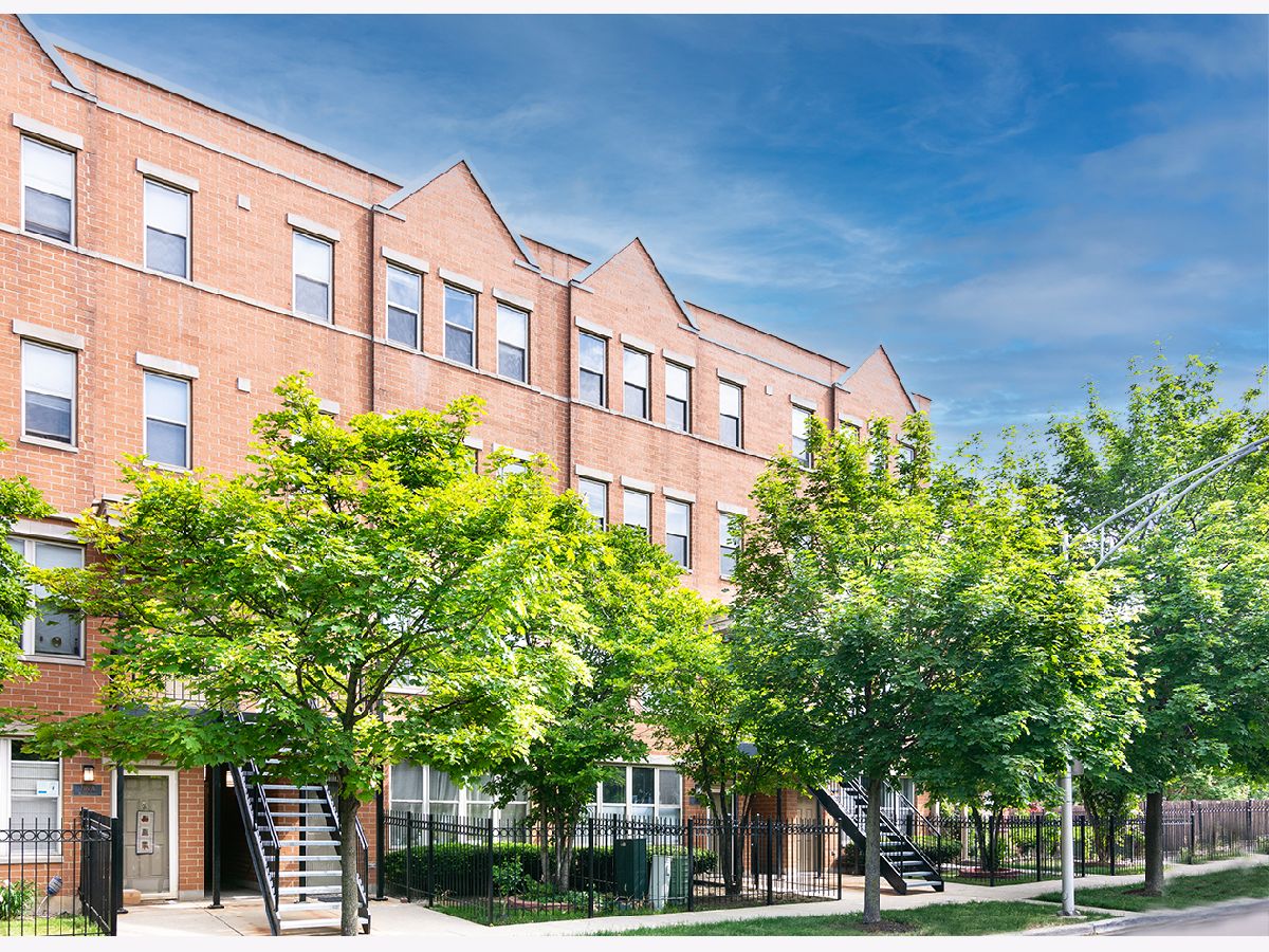 Townhomes & Condos & Homes Sold North Town Village Chicago Illinois, 714 Evergreen