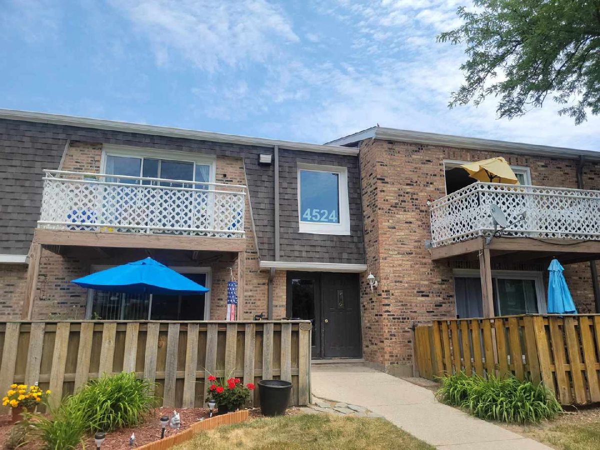 Condominiums Rented Kings Walk Rolling Meadows Illinois, 4524 Kings Walk