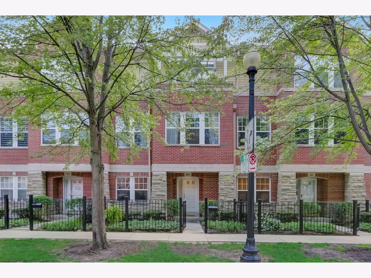 Townhomes Sold Wesley Square Wheaton Illinois, 360 Seminary