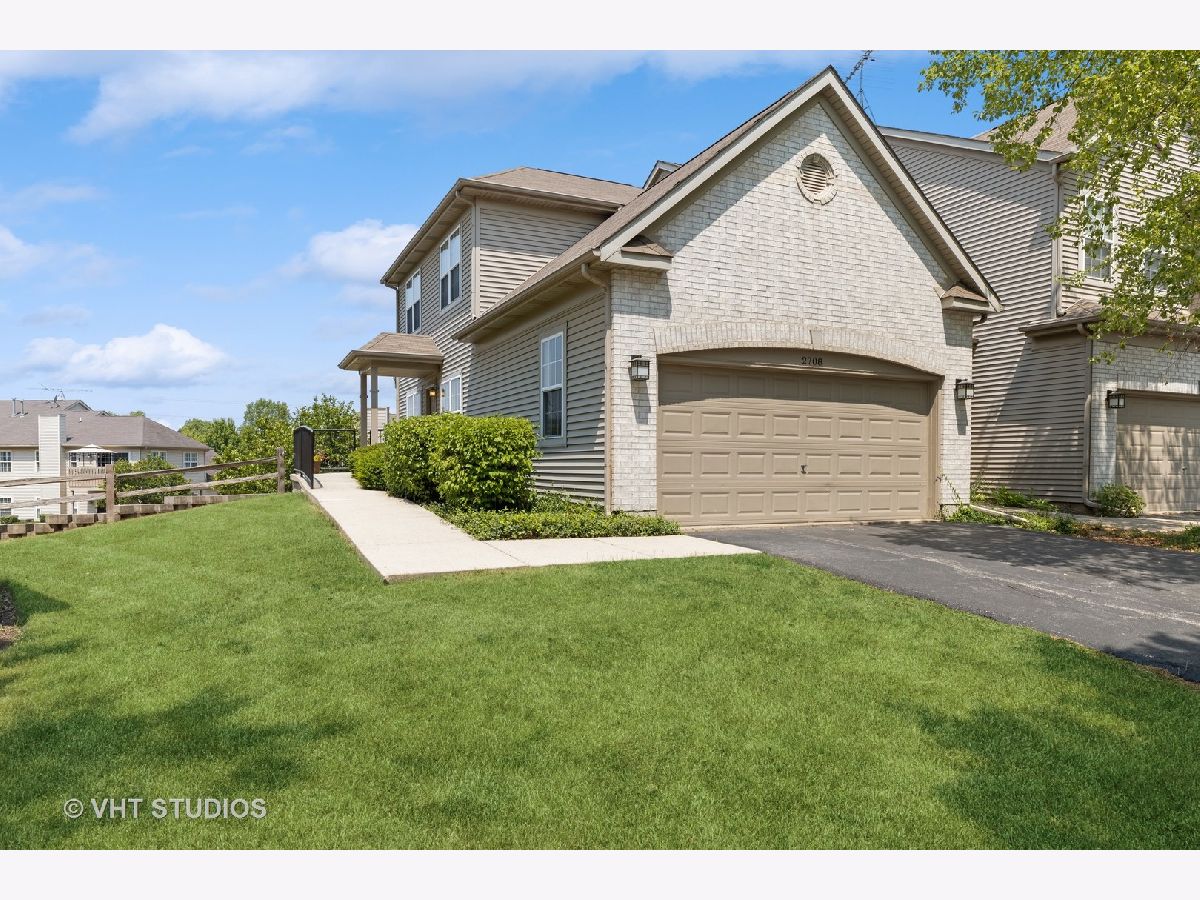 Townhomes & Condos Sold Cobblestone Woods Crystal Lake Illinois, 2708 Granite