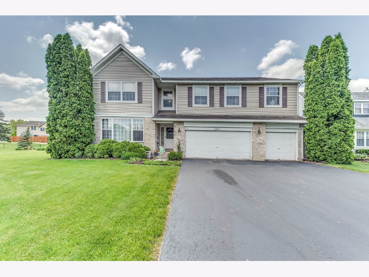 Homes Sold Royal Hill Algonquin Illinois, 1711 Crofton