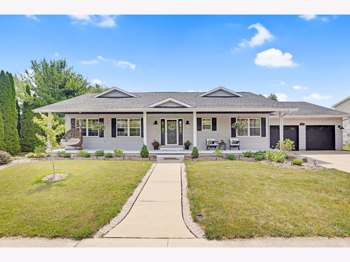 Homes & Condos & Townhomes Sold Arbor Meadows Savoy Illinois, 303 Bluebird