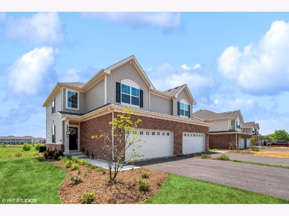 Condos & Townhomes & Homes Rented Stonegate Manhattan Illinois, 25001 Mccormick