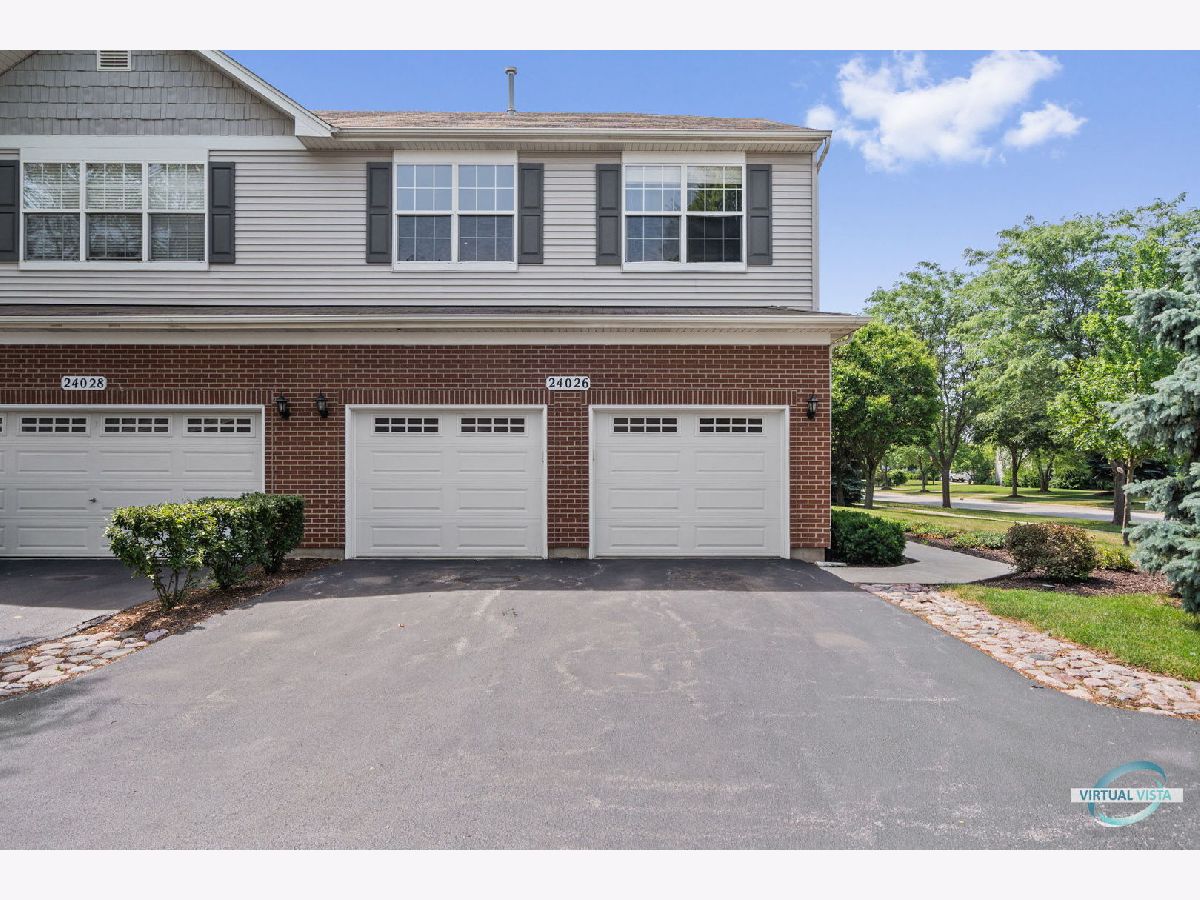 Townhomes & Condos Sold Walnut Creek Plainfield Illinois, 24026 Walnut