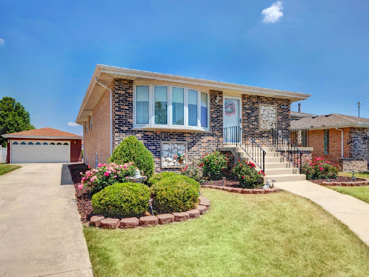 Homes & Townhomes & Condos Sold Cherry Hill Farms Tinley Park Illinois, 8428 163rd
