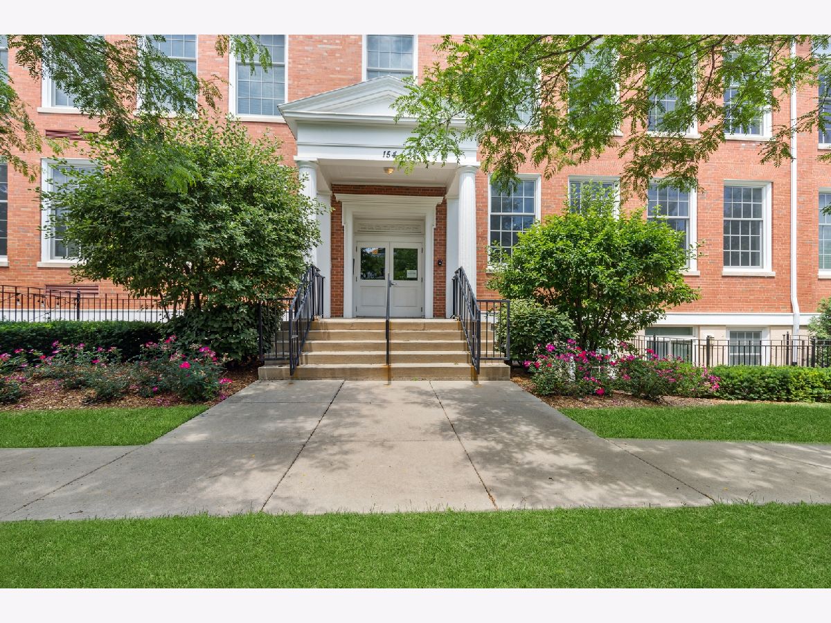 Condos & Townhomes & Homes Sold School Street Libertyville Illinois, 154 School