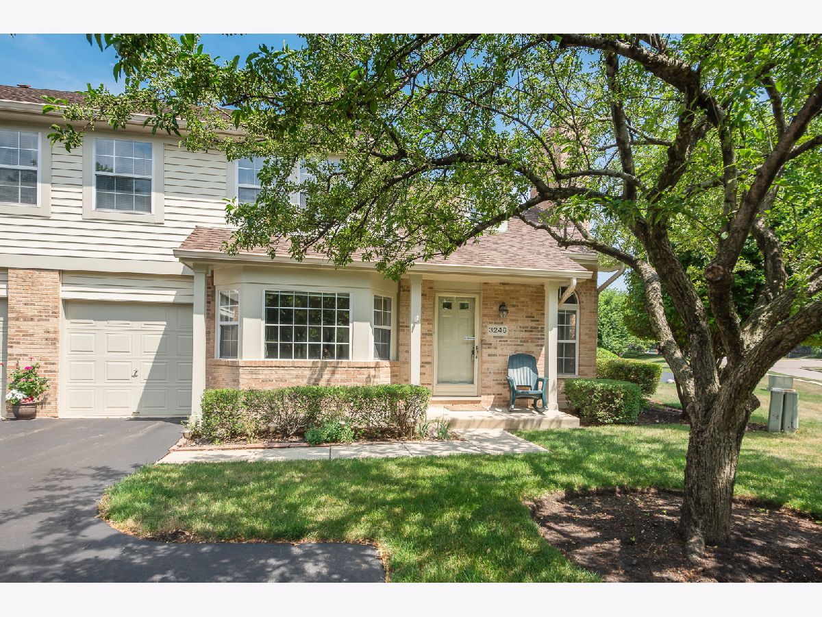Townhomes & Condos Sold Townes Of Oakhurst Aurora Illinois, 3246 Anton