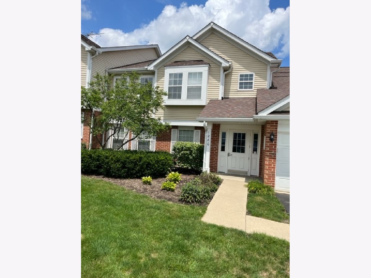 Townhomes & Condos Rented Turnberry Manor Roselle Illinois, 1280 Winfield