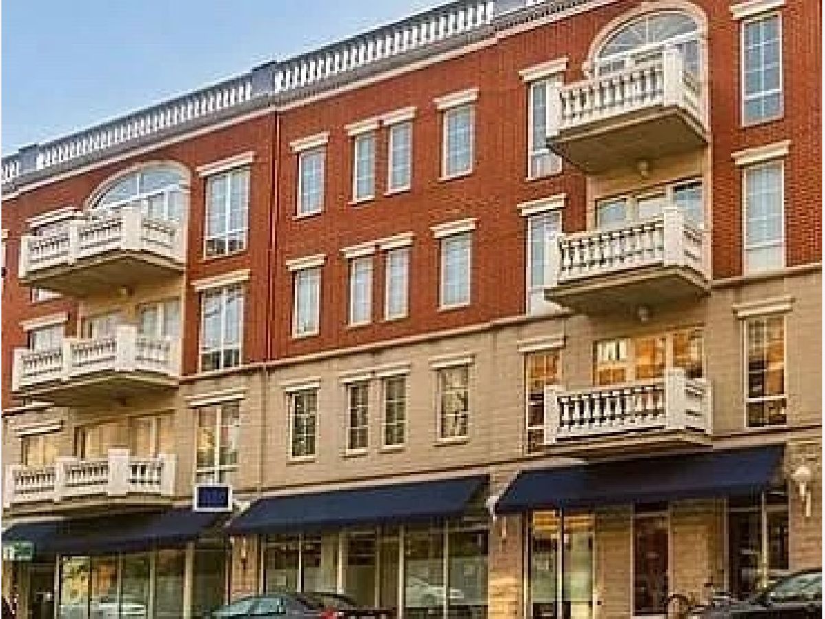 Condos & Townhomes Rented Delta On Lincoln Chicago Illinois, 2762 Lincoln