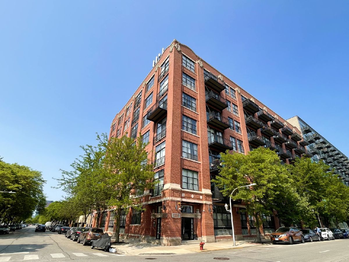 Condominiums Rented Vanguard Lofts Chicago Illinois, 1250 Van Buren