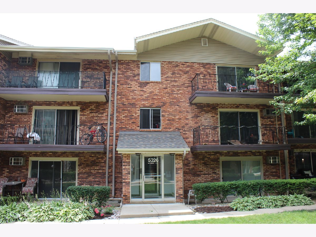 Condominiums Sold Waterbury Crestwood Illinois, 5326 Waterbury