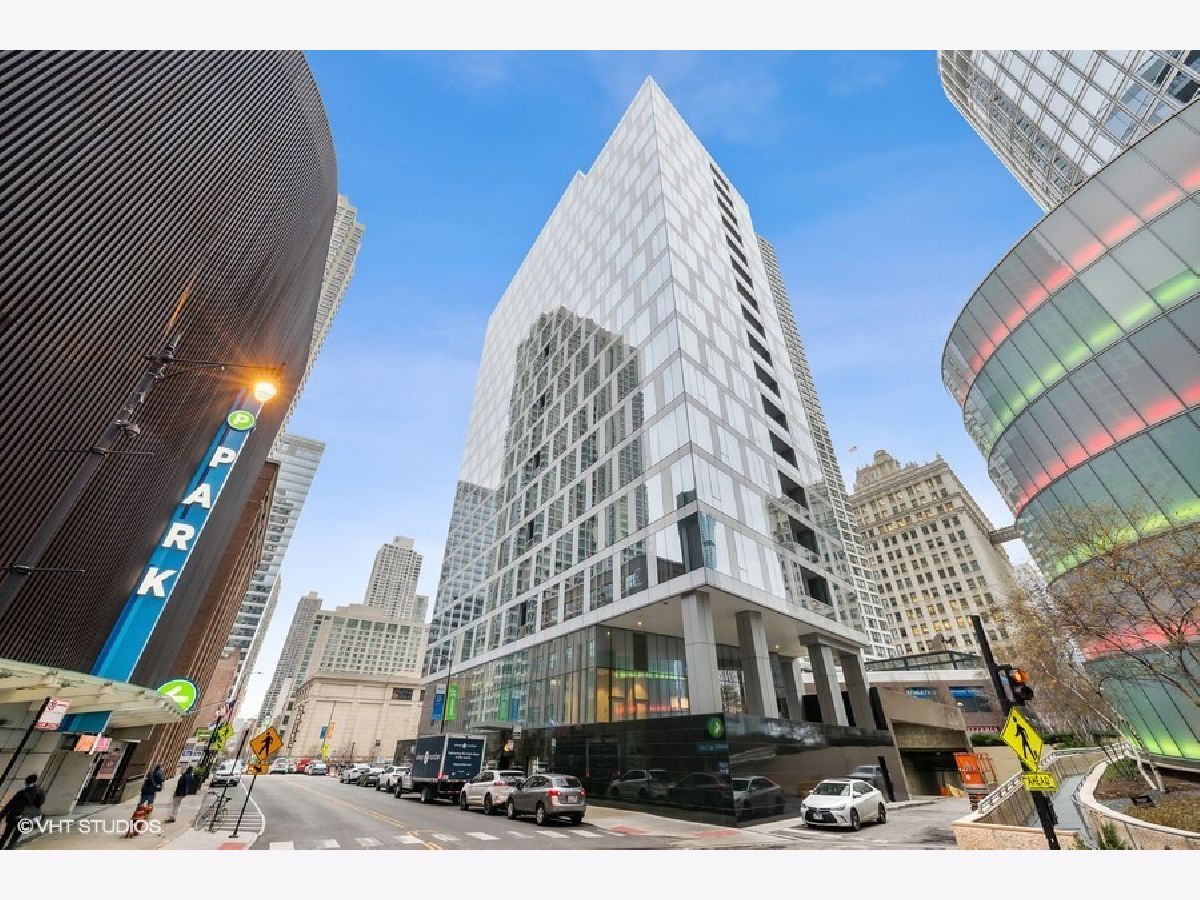 Condos & Townhomes Rented Renelle On The River Chicago Illinois, 403 Wabash