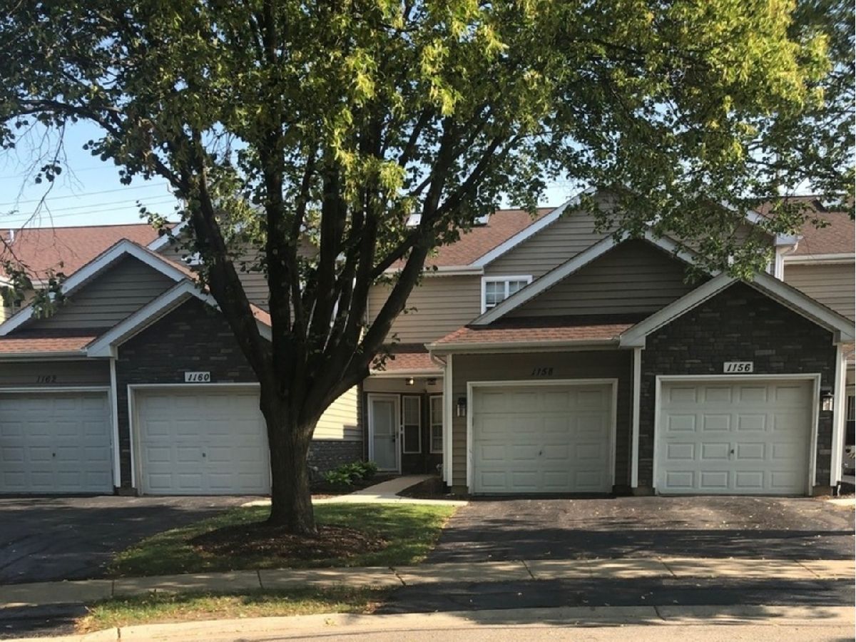 Townhomes & Condos Rented Wellington Court Schaumburg Illinois, 1158 Regency