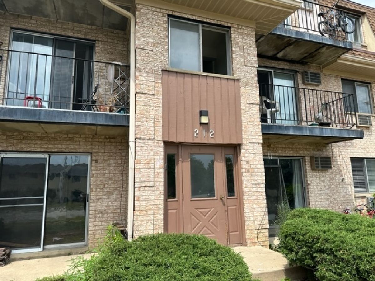 Condominiums Rented Shorewood Glendale Heights Illinois, 212 Shorewood