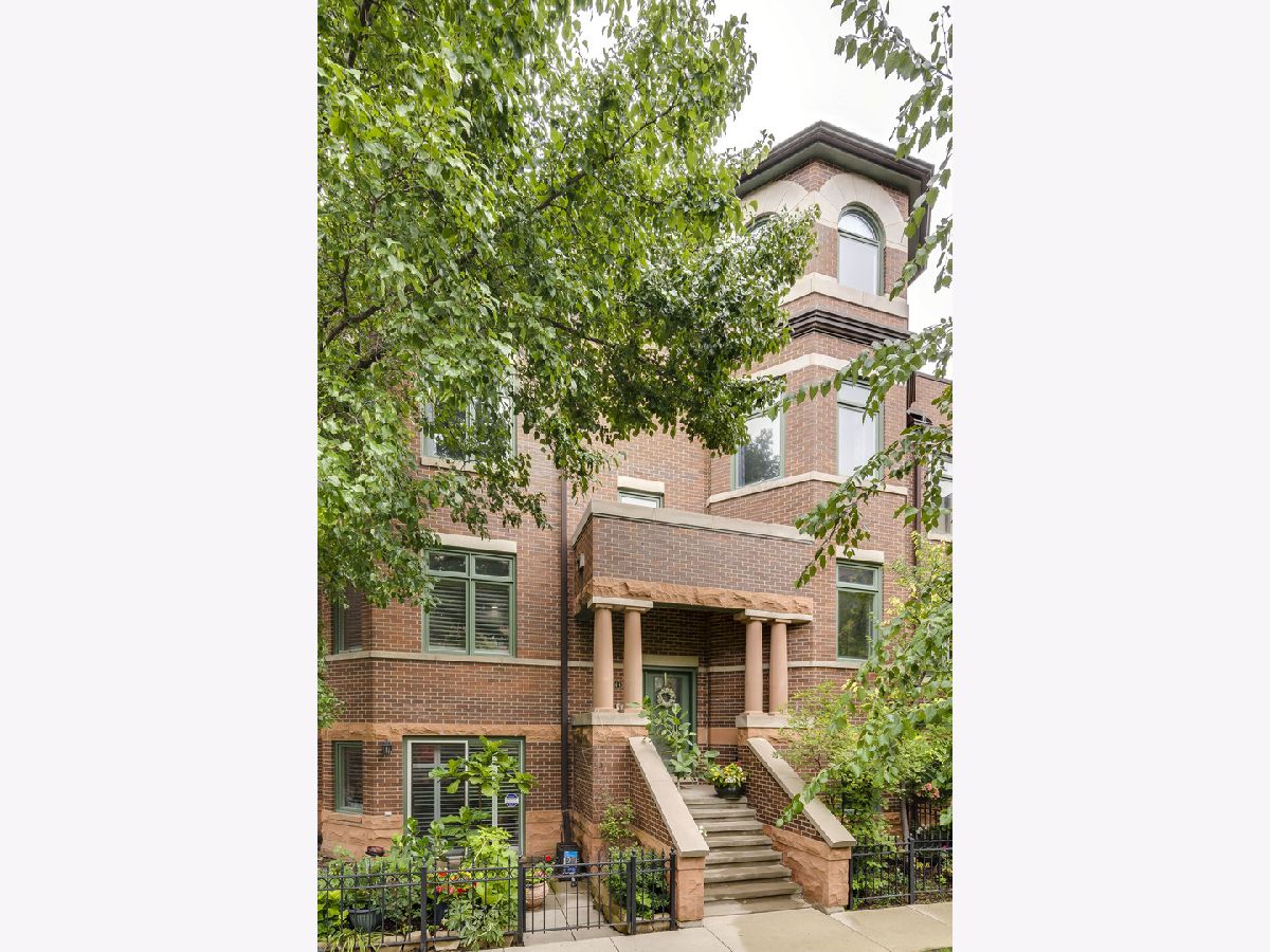Townhomes & Condos & Homes Sold Altgeld Club Chicago Illinois, 1351 Altgeld