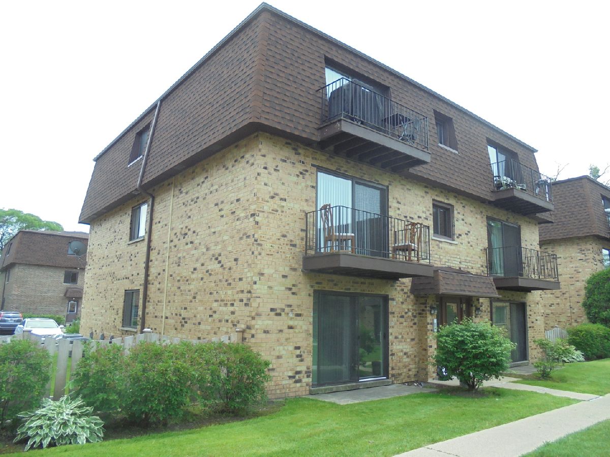 Condominiums Rented La Casa Bianco Des Plaines Illinois, 9702 Bianco