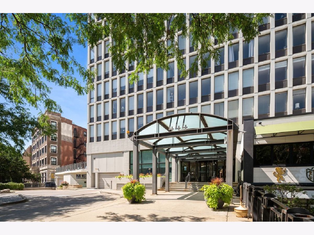 Condominiums Sold Park West Condos Chicago Illinois, 444 Fullerton