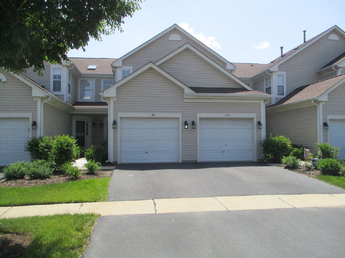 Townhomes & Condos Rented North Star Lake In The Hills Illinois, 1194 Heartland Gate