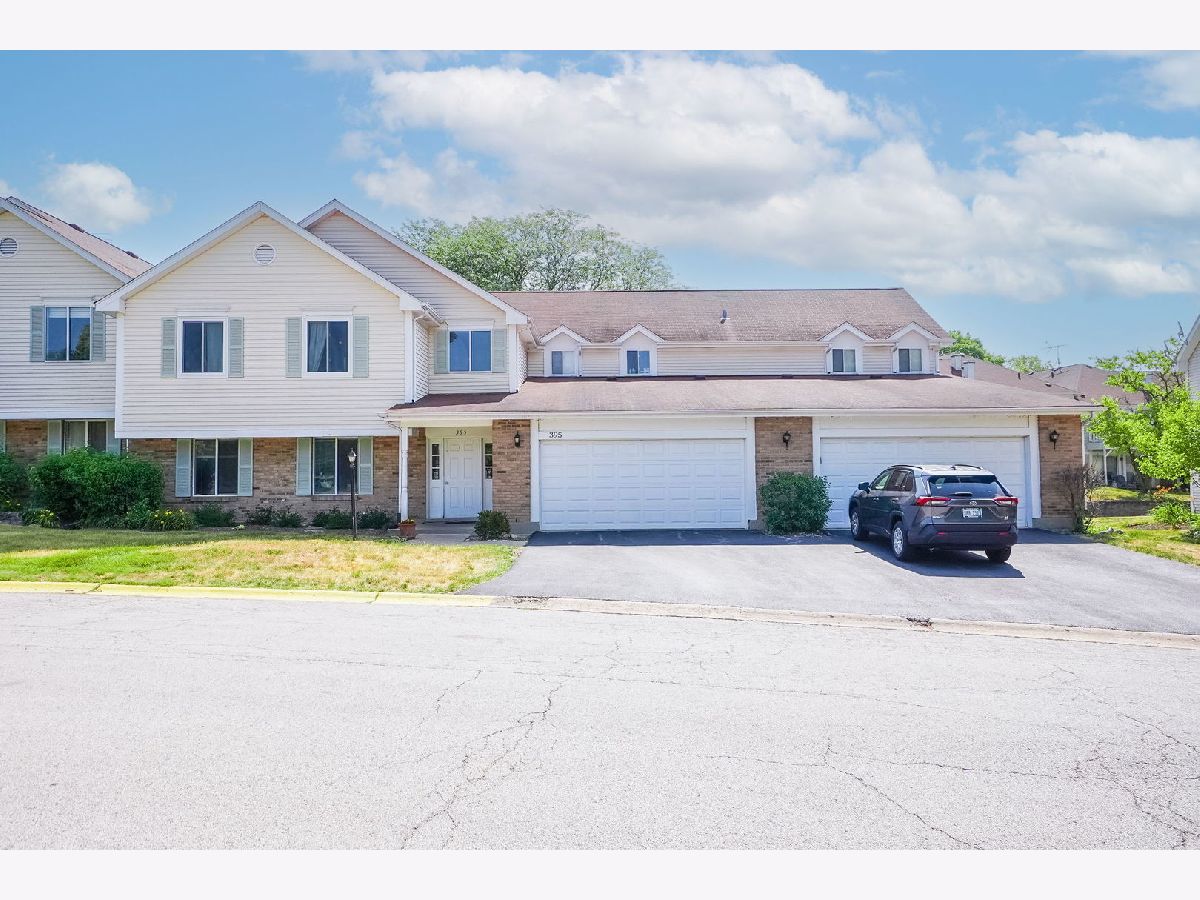 Condos & Townhomes & Homes Rented Springlake Aurora Illinois, 395 Springlake