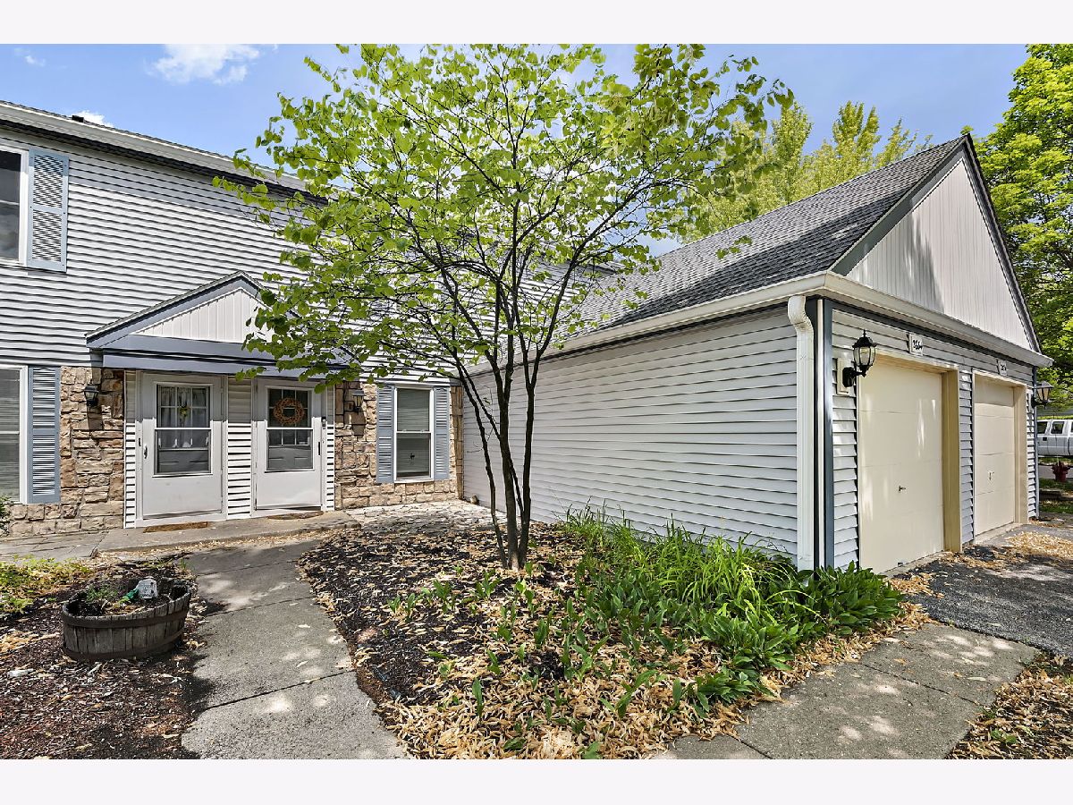 Townhomes Rented Country Oaks Aurora Illinois, 2634 Wingate