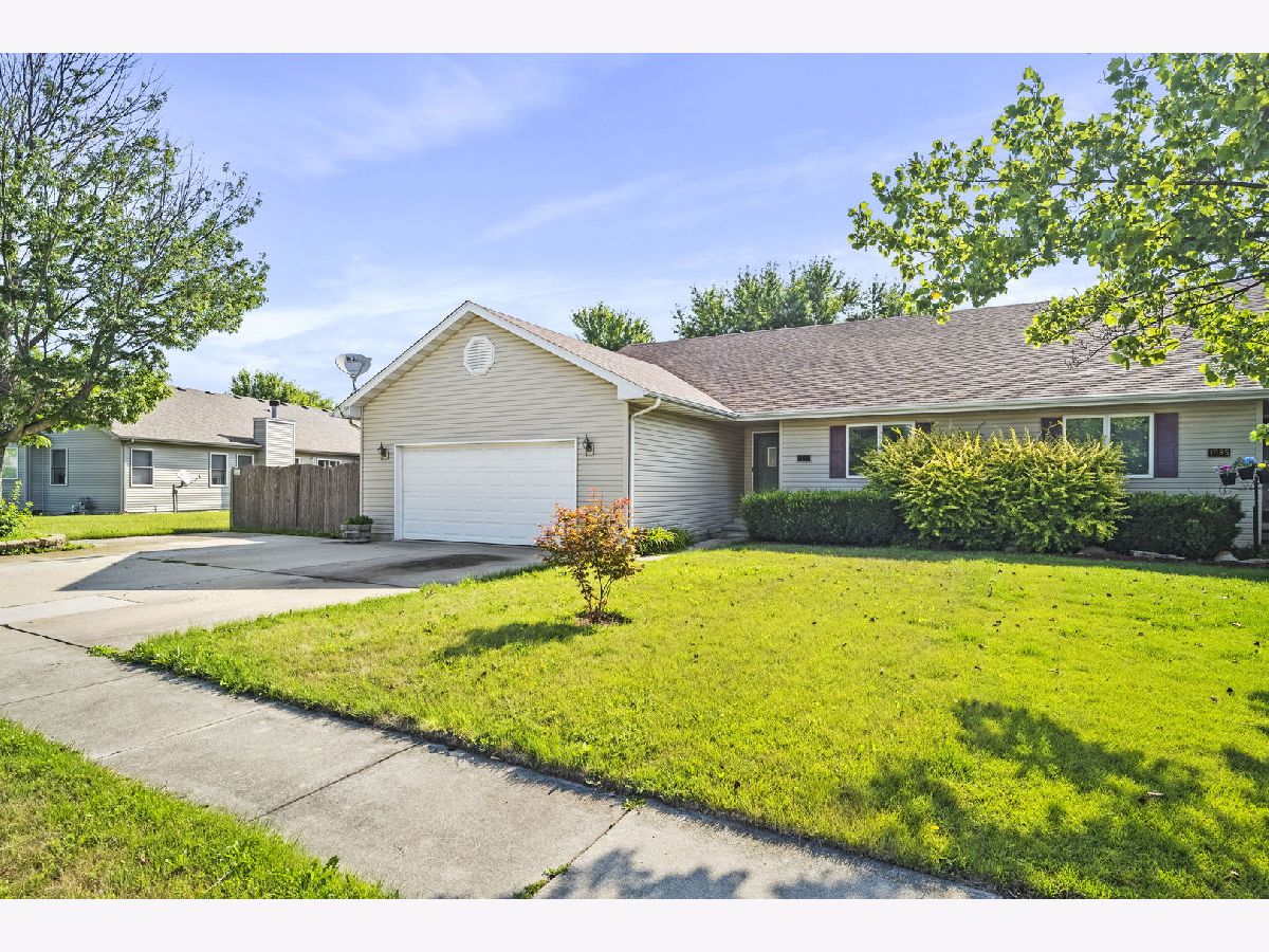 Condos & Townhomes & Homes Sold Morroco Lakes Morris Illinois, 1593 Edgewater