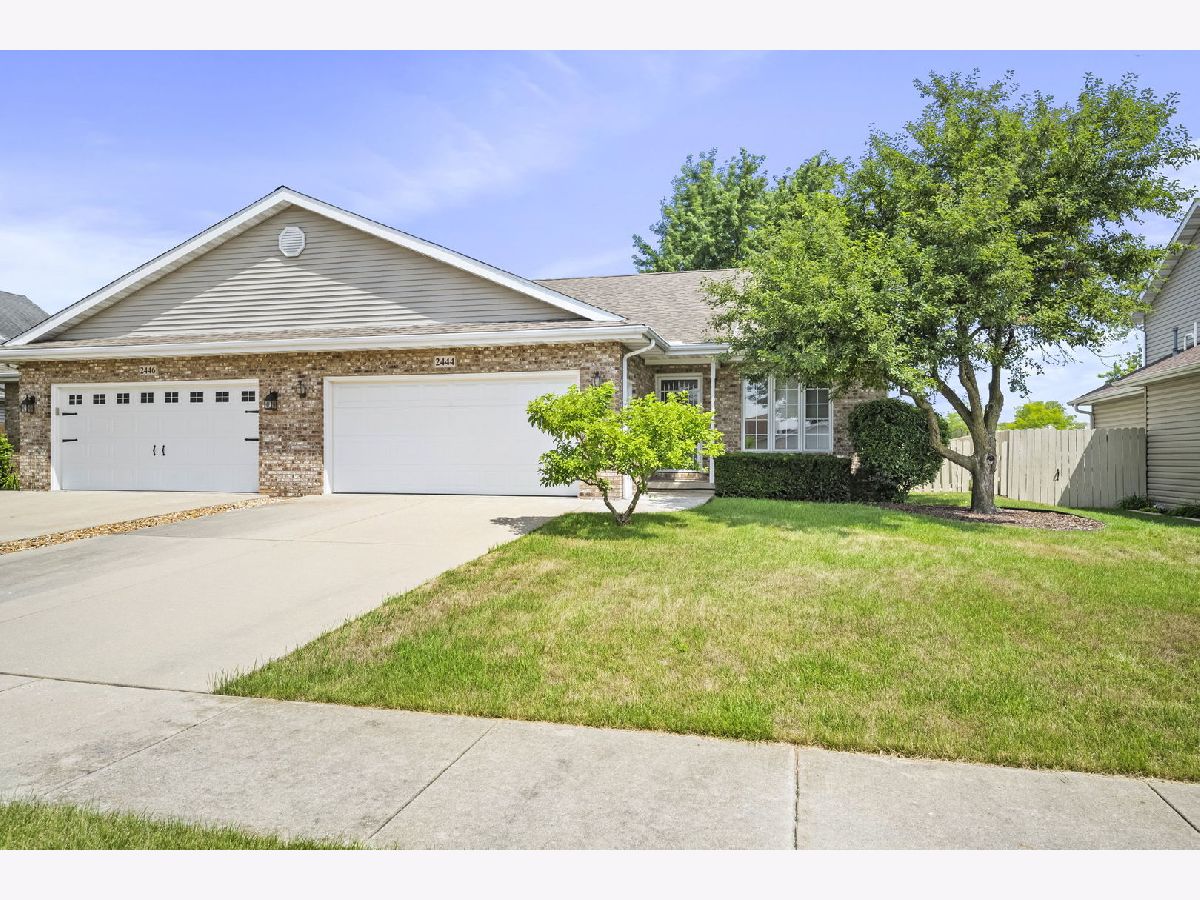 Townhomes Sold Caton Crest Crest Hill Illinois, 2444 Caton Crest