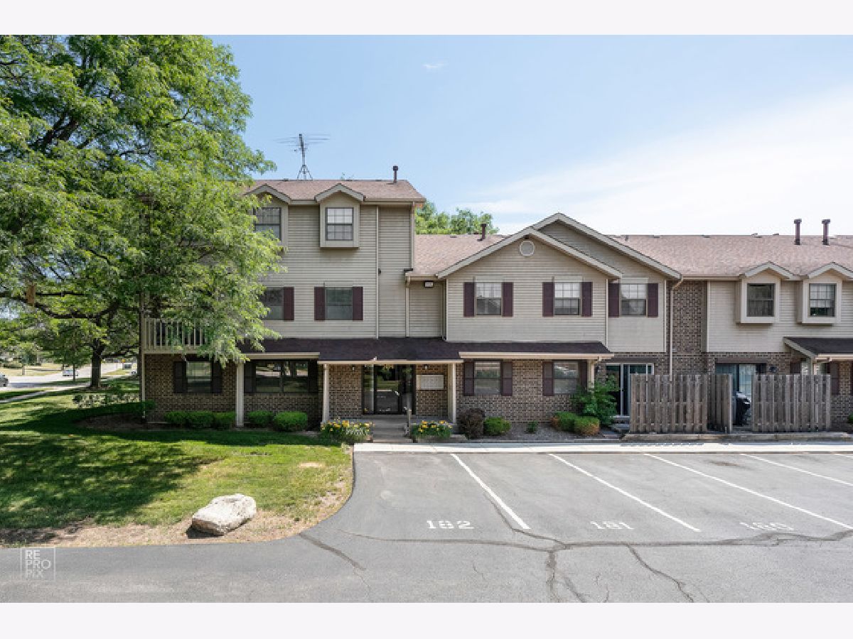 Condos & Townhomes Rented Jefferson West Naperville Illinois, 1494 Jefferson
