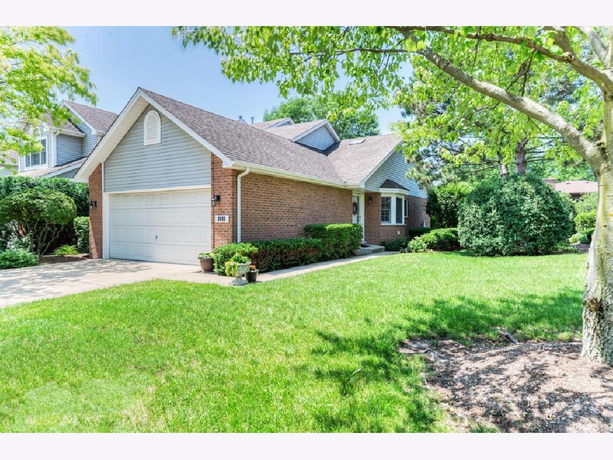 Townhomes Sold Water Tower Courts Darien Illinois, 8646 Pearson
