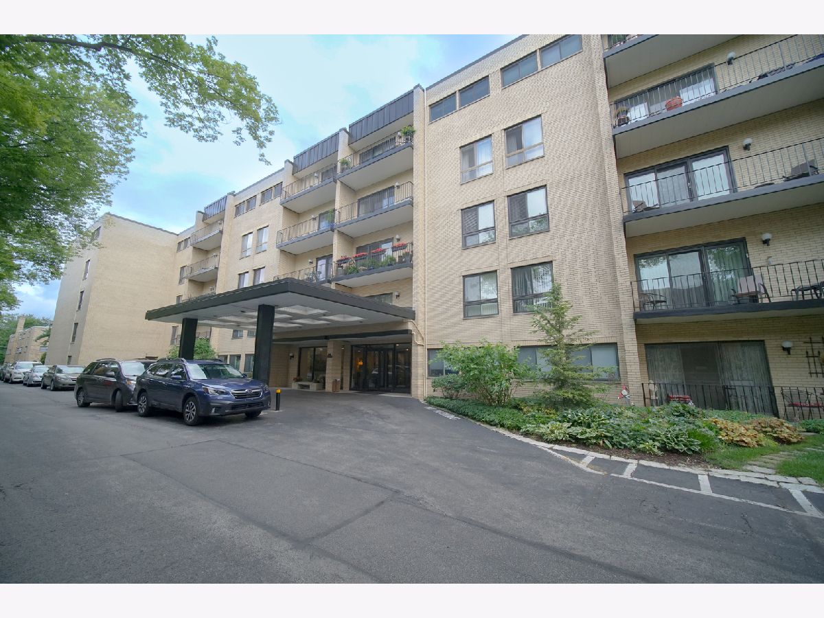 Condominiums Sold Kenilworth Terrace Oak Park Illinois, 221 Kenilworth