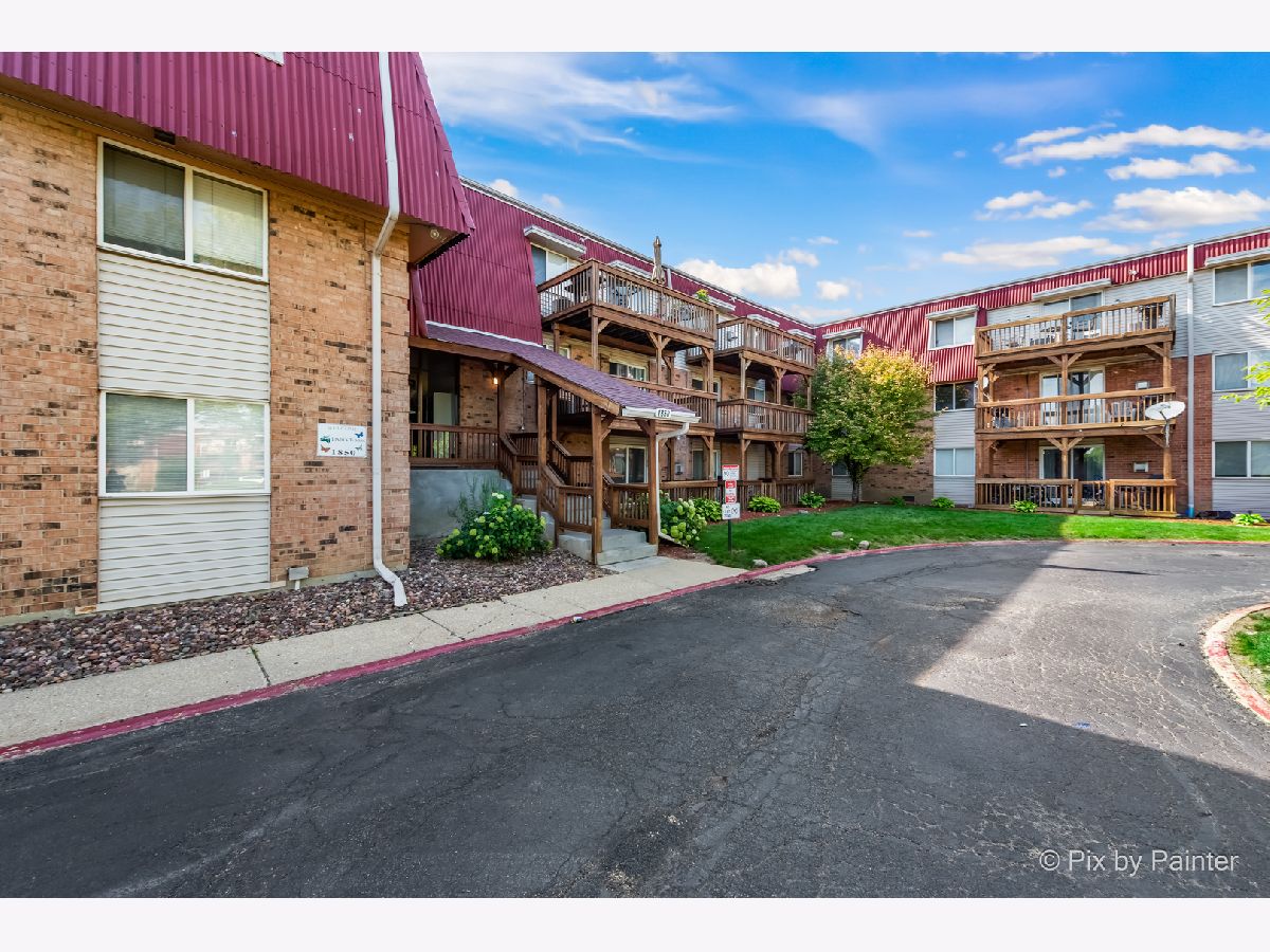 Condominiums Sold Linden Woods Aurora Illinois, 1850 Tall Oaks