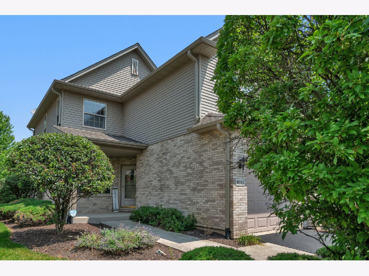 Townhomes Sold Mansfield Tinley Park Illinois, 9042 Mansfield