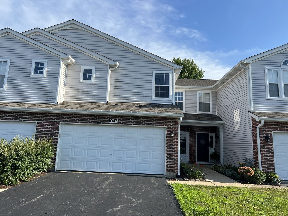 Townhomes & Condos Rented Longford Lakes Yorkville Illinois, 1047 Dalton