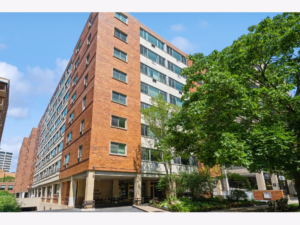 Condominiums Sold Hinman House Evanston Illinois, 1516 Hinman