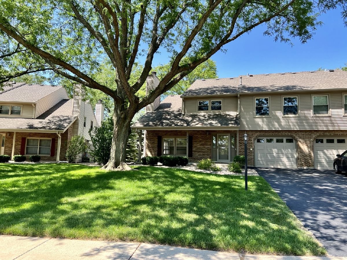 Townhomes & Homes Rented Village Square Orland Park Illinois, 9338 Sunrise