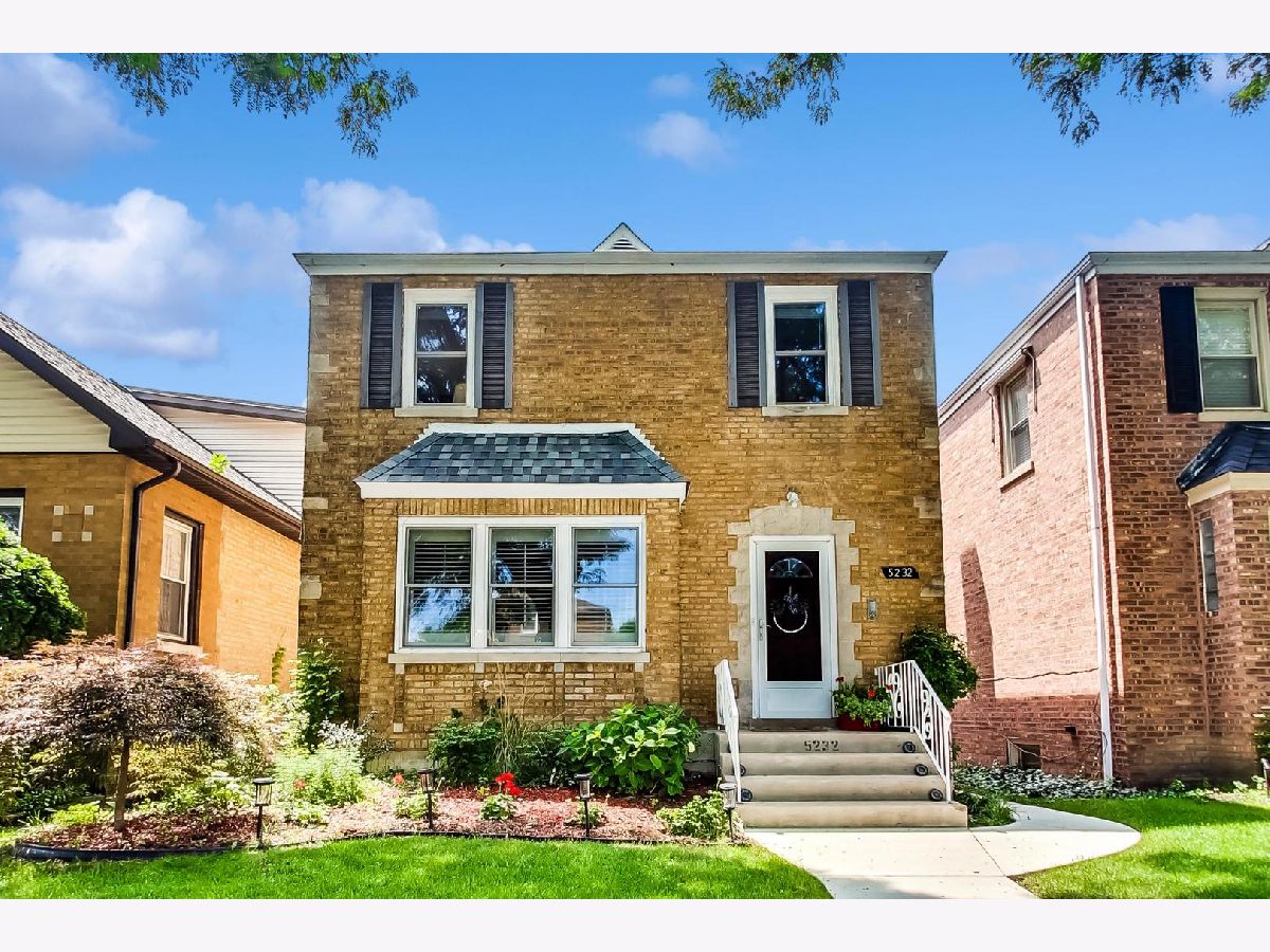 Condominiums & Homes Sold Norwood Court Chicago Illinois, 5232 Newcastle