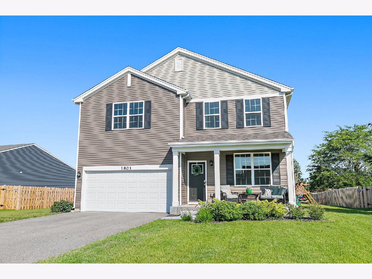 Homes & Condos & Townhomes Sold The Oaks Of Irish Prairie Mchenry Illinois, 1803 Cashel