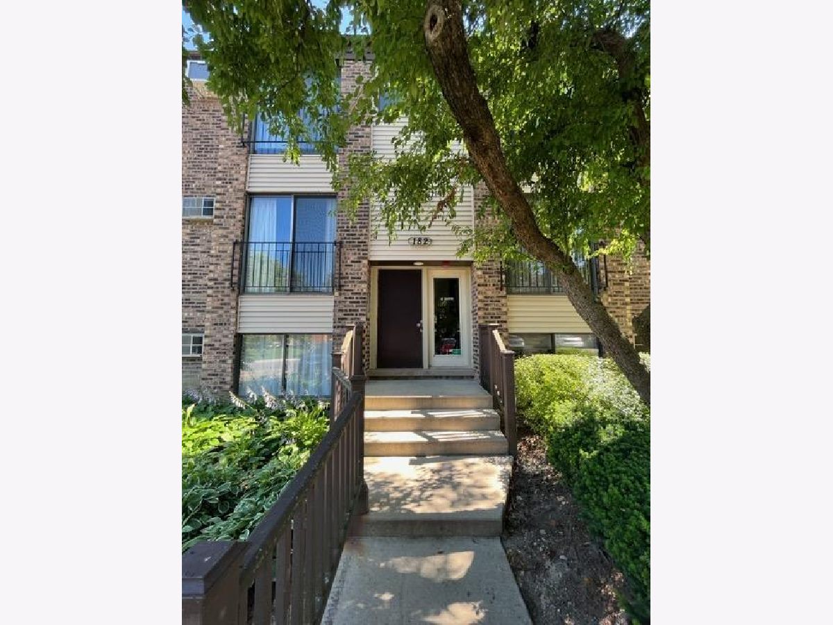 Condominiums Sold Willow Crest Glendale Heights Illinois, 182 Dunteman