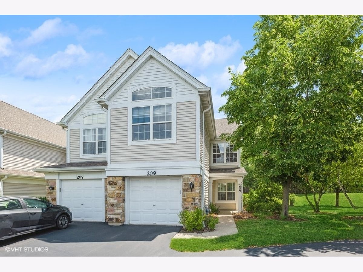 Townhomes & Condos Sold Concord Pointe Carol Stream Illinois, 209 Lenox