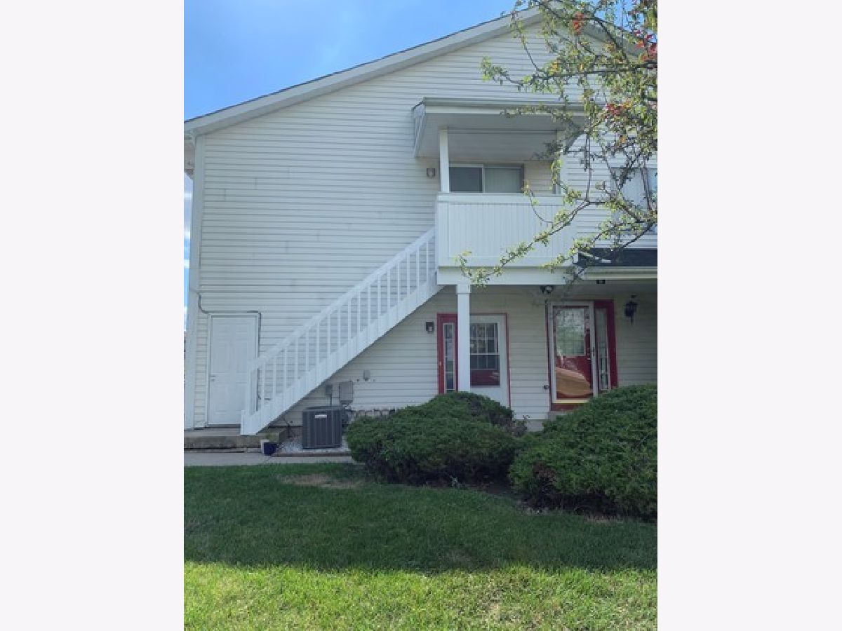Homes & Townhomes & Condos Rented Creekside Matteson Illinois, 61 Red Barn