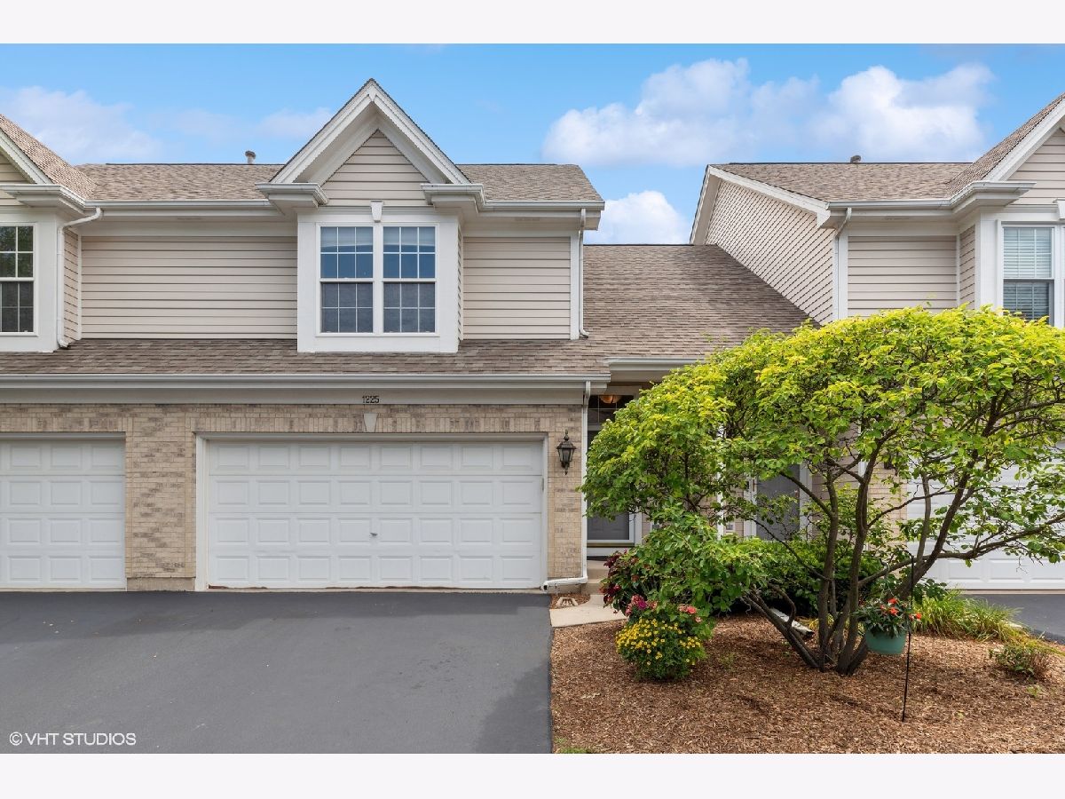 Townhomes Sold Newhaven Cary Illinois, 1225 Danbury