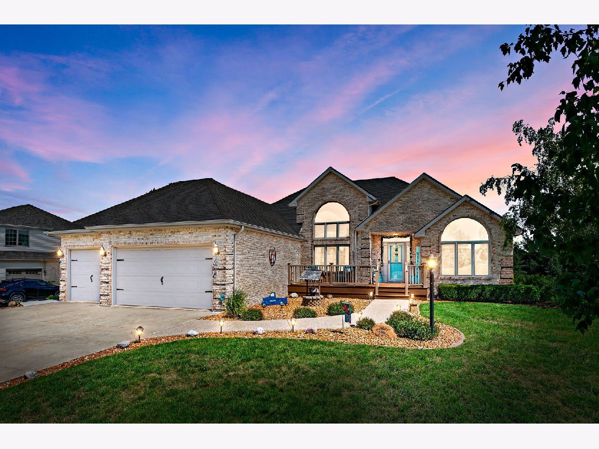 Homes Sold River Bend Kankakee Illinois, 2364 Sunset View