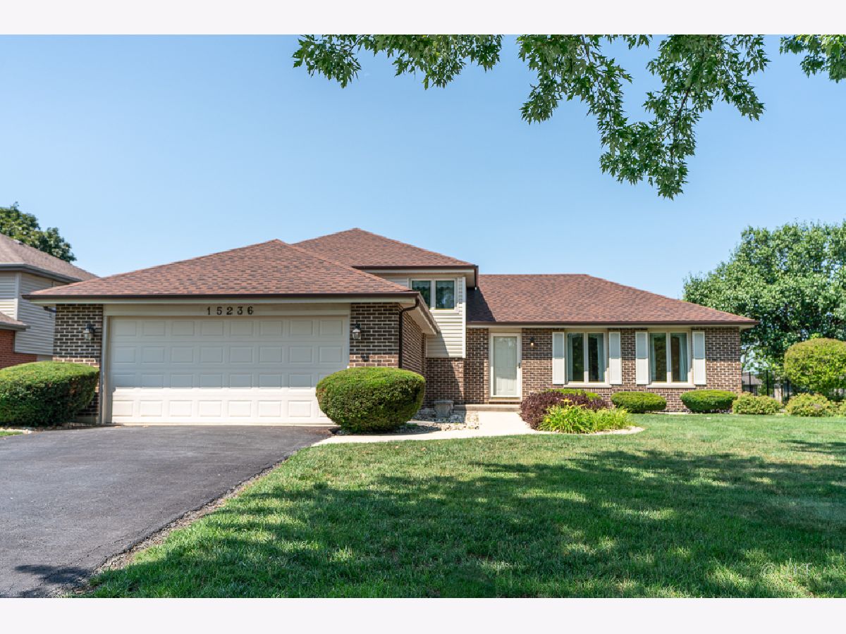 Homes & Condos & Townhomes Sold Orland Square Orland Park Illinois, 15236 Windsor