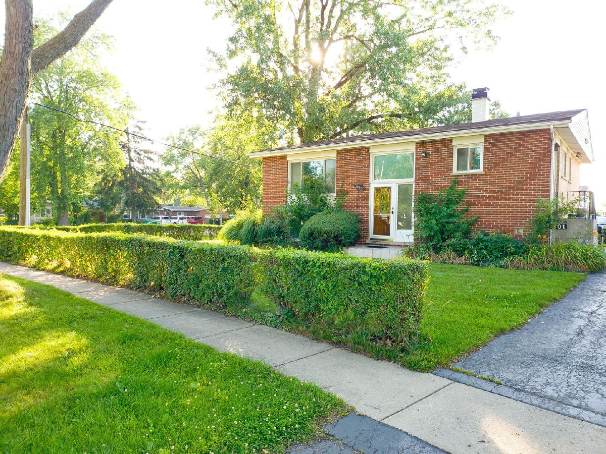 Homes Sold Meadowbrook Wheeling Illinois, 301 Crescent