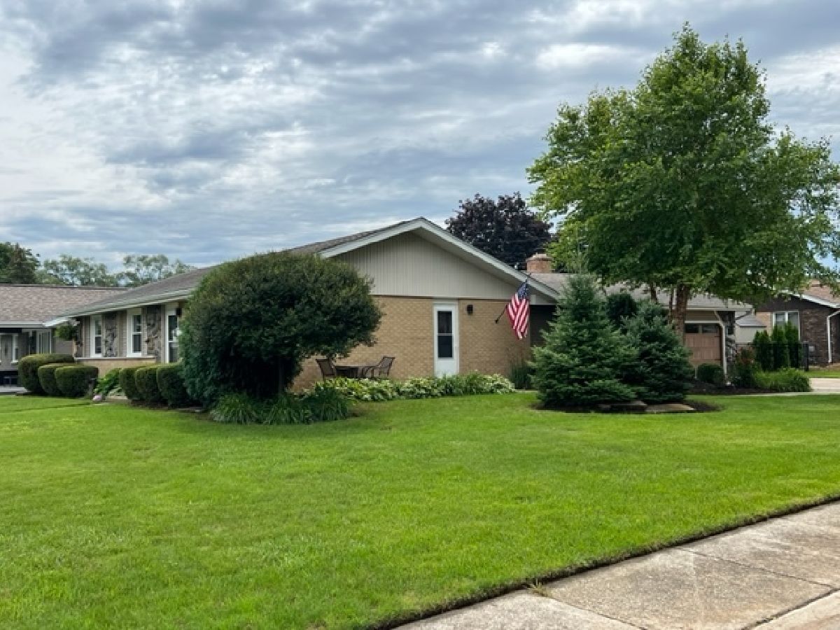 Homes Sold Playfield Crestwood Illinois, 5233 131st