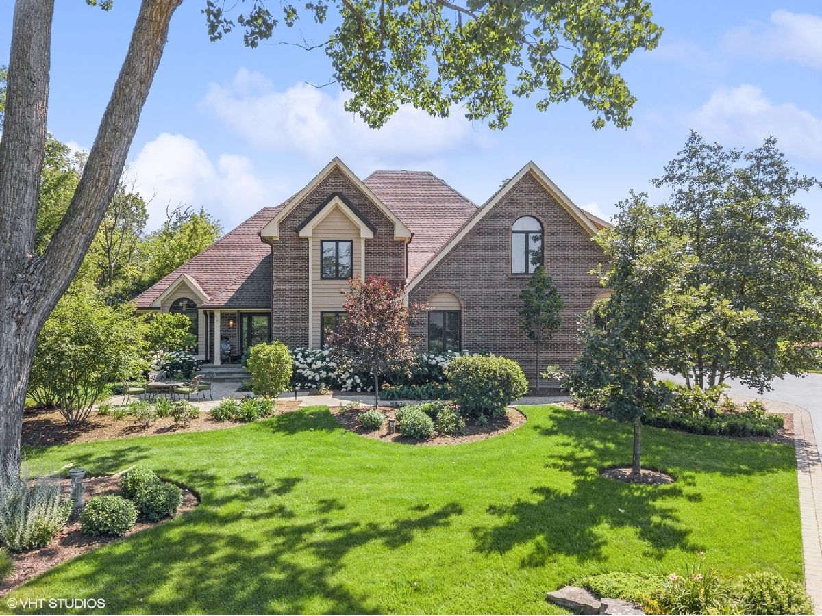 Homes Sold Huntington Lakes Libertyville Illinois, 2343 Huntington Lakes